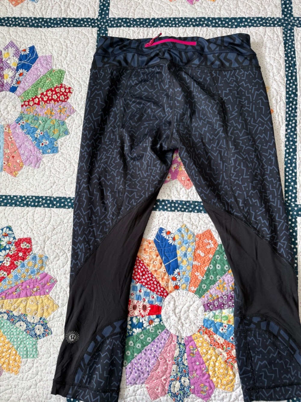 Lululemon capri leggings, Seawheeze - Picture 2 of 3